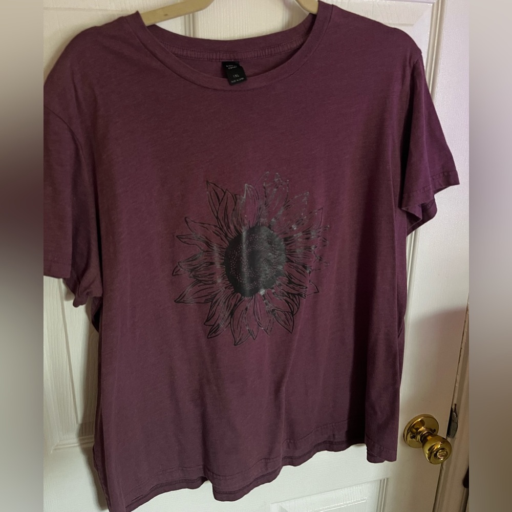 purple graphic tee 1xl
